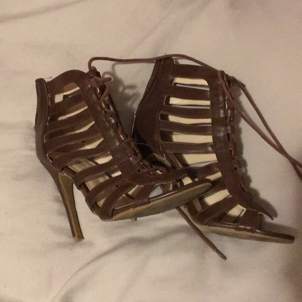 Lace up Guess heels